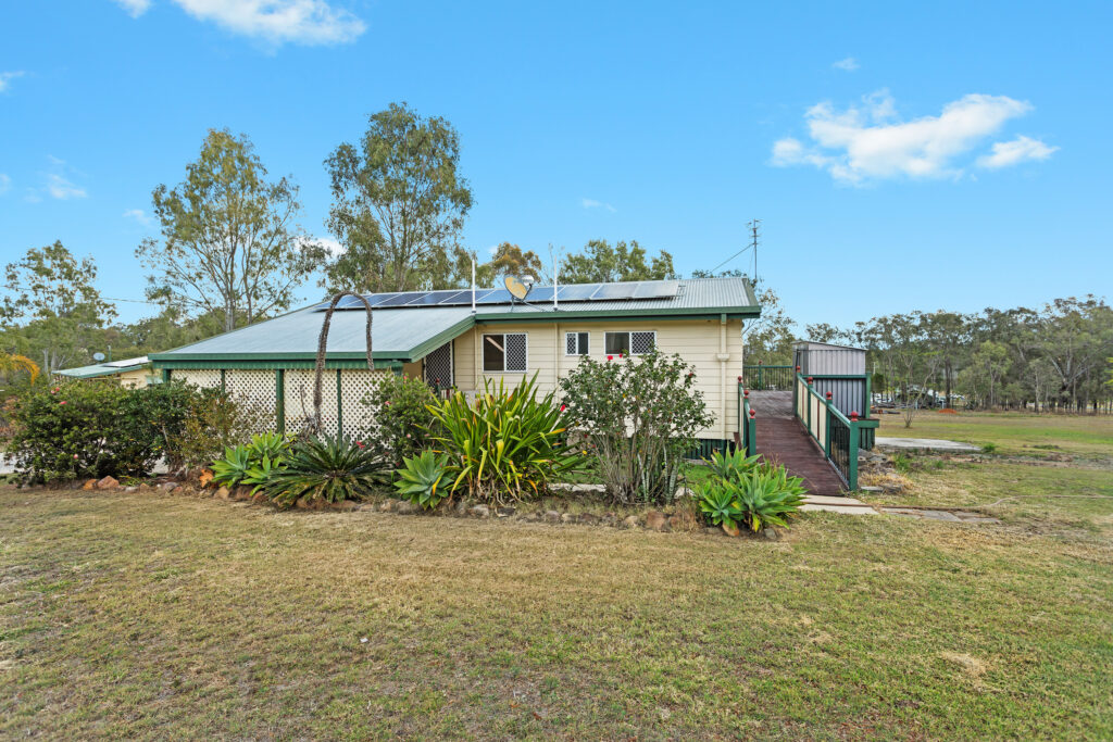 8 Walter Court, Glenore Grove, QLD 4342