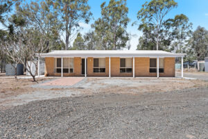23 Waddington Parade, Plainland, QLD 4341