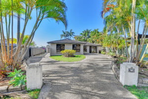 13 Midvale Place, Helensvale, QLD 4212