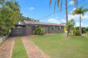 9 Volant Street, Regents Park, QLD 4118